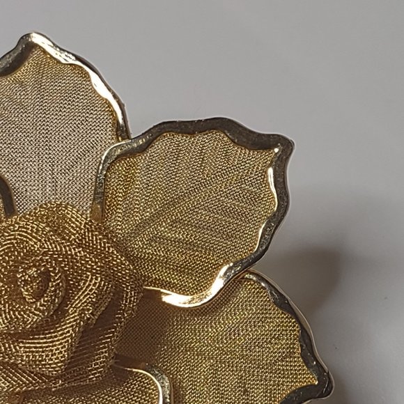 Lightweight Gold Tone Metal Mesh Rose Brooch - Picture 5 of 16